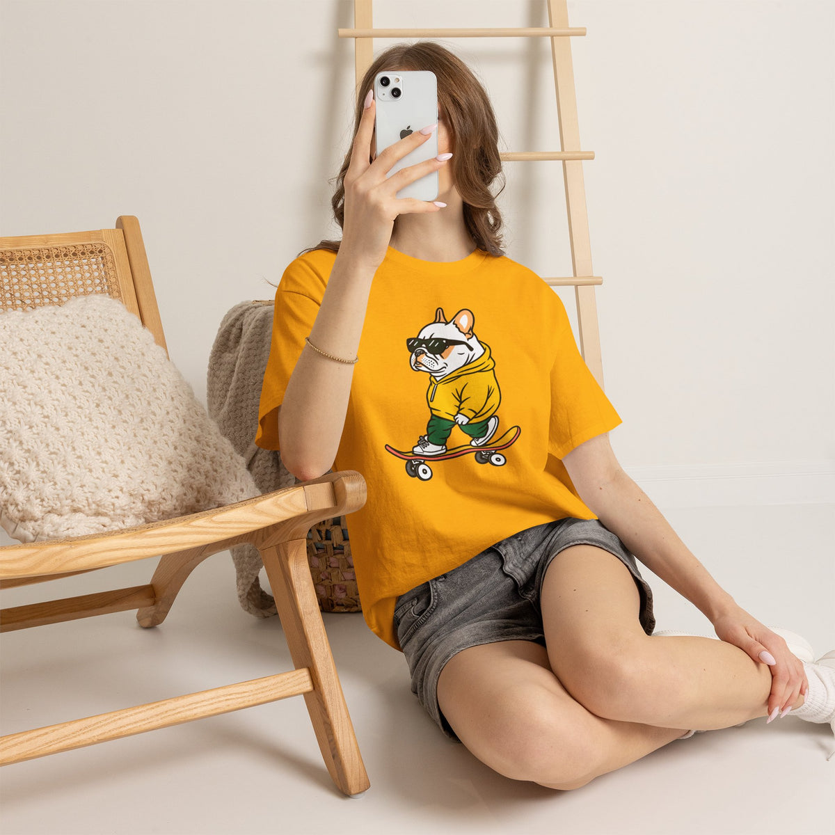 Skateboarding French Bulldog T‑Shirt – Cute Bulldog on Skateboard Graphic Tee