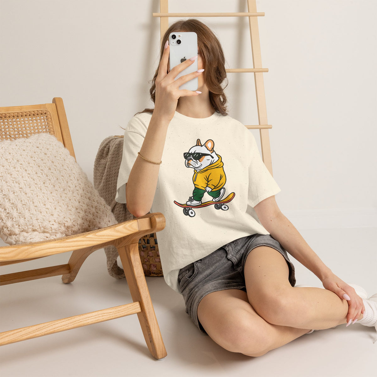Skateboarding French Bulldog T‑Shirt – Cute Bulldog on Skateboard Graphic Tee